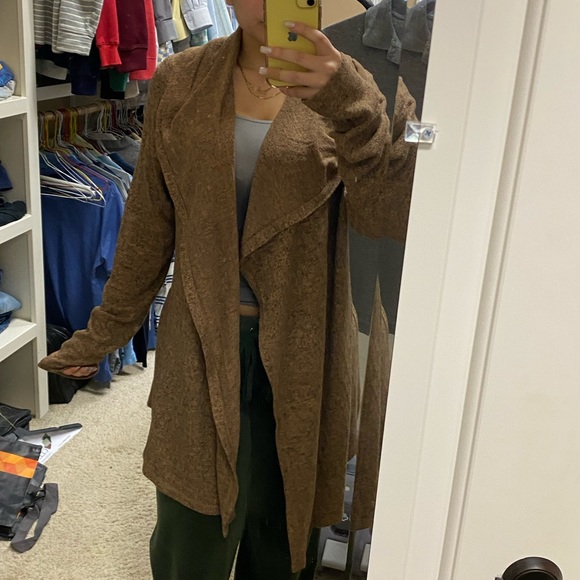 Cardigan - Picture 4 of 9